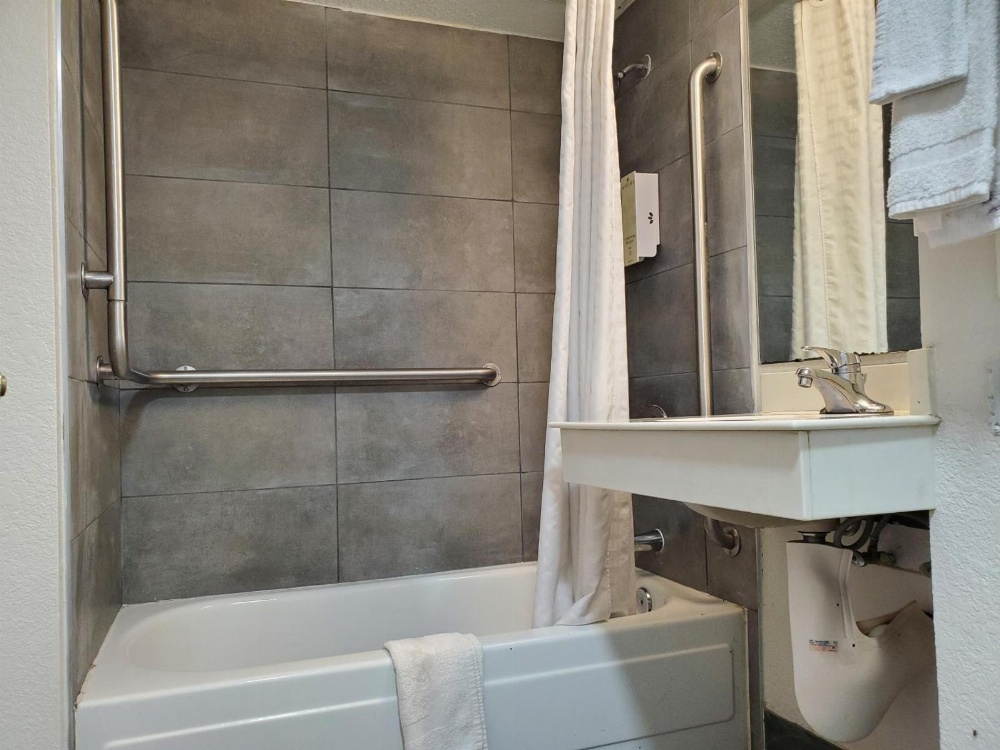 Relax Inn West Medical Center Main image